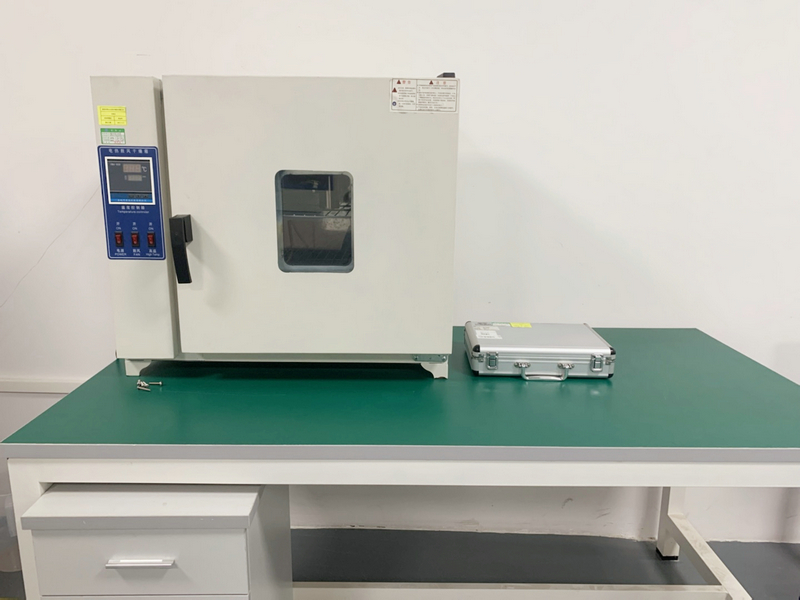 電熱鼓風干燥箱